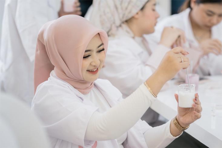 Shelma Ayu Desearsa, mahasiswi psikologi ini mengaku pernah di-bully karena dulu berkulit gelap. Foto: Ist