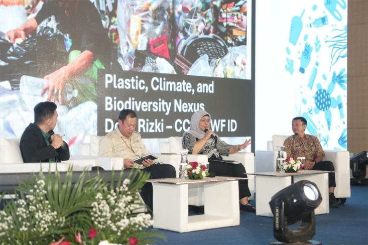 Diskusi multi-pihak bertajuk Plastic, Climate, and Biodiversity Forum sebagai langkah konkret untuk memperkuat sinergi dan kolaborasi para pemangku kepentingan, Selasa (28/10/2025). Foto: Ist