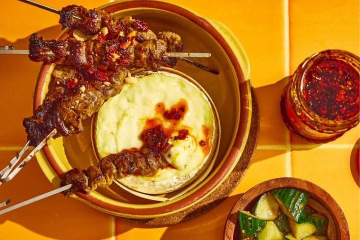 Resep Wajib Coba: Sate Domba Berbalut Camembert Panggang. Foto: Ist