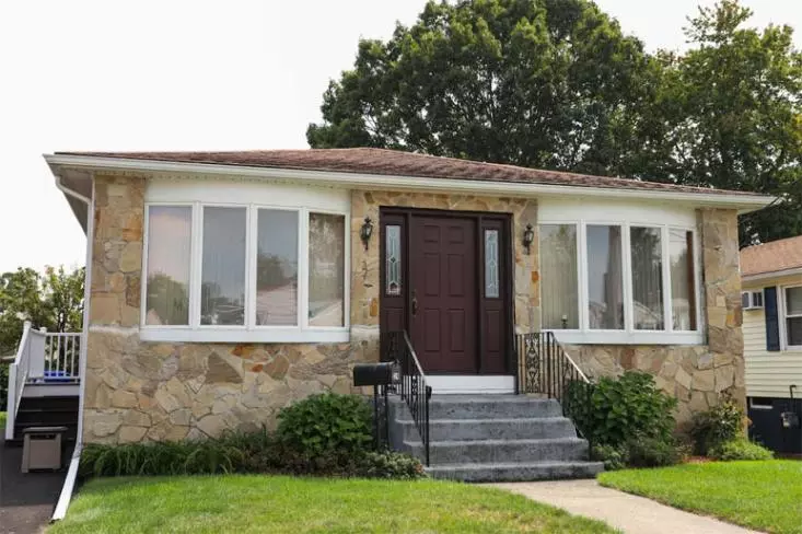 Musim hujan membuat orang lebih banyak menghabiskan waktu di rumah. Foto: Ist