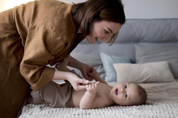 Produk bayi idealnya memenuhi tiga syarat utama: Hypoallergenic tested, Dermatologically tested, serta bebas bahan berbahaya dan iritan (Foto : Freepik)