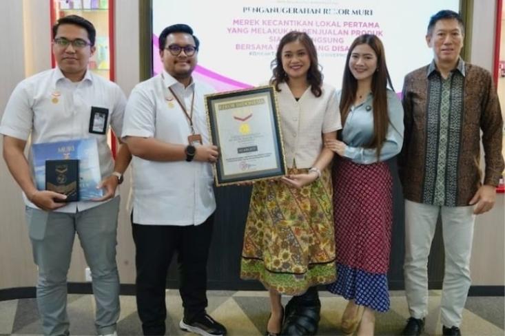 Merek produk kecantikan lokal pertama yang melakukan penjualan produk melalui siaran langsung bersama penyandang disabilitas. Foto: Ist