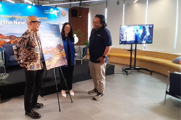 Ki-ka: Firnandi Gufron, Asst Deputi Strategi dan Komunikasi Pemasaran Kemenpar RI; Tifanny Tjiptoning, Chief Strategy Officer tiketcom; dan Suwandi Ahmad, Lokadata. Foto: Novi