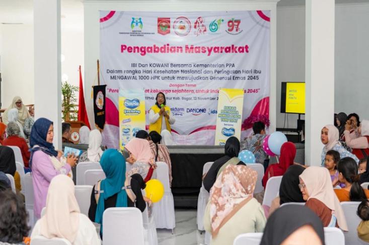 Peringati Hari Kesehatan Nasional, Unicharm bersama IBI berikan edukasi pemilihan popok bayi dan kegiatan posyandu ke Ibu-Ibu di Bogor (Foto : Ist)