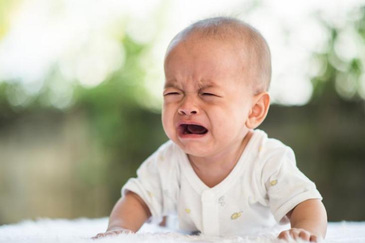 Hernia pada anak merupakan kondisi yang cukup sering ditemukan, operasi menjadi salah satu pilihan penanganan hernia pada anak (Foto : Freepik)