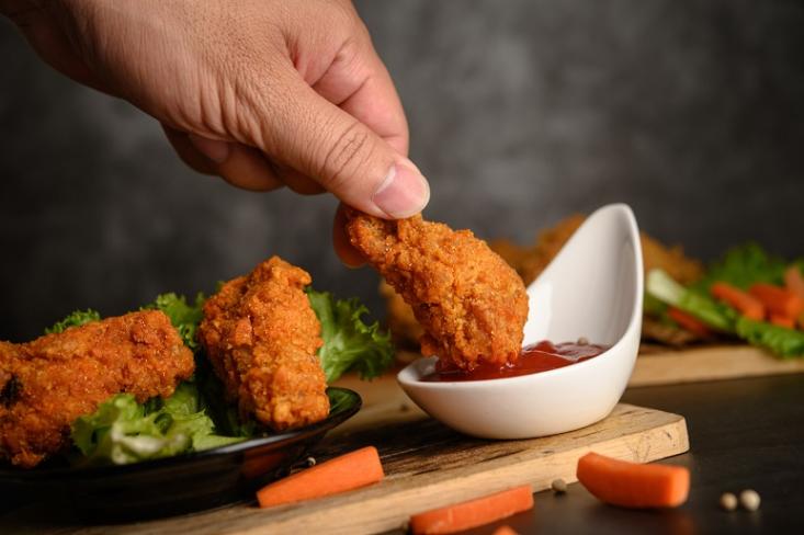 Dalam laporan tahunan Kilas Balik GoFood 2025 yang merangkum selera kuliner orang Indonesia sepanjang tahun, menu ayam dan bebek menempati peringkat pertama sebagai menu paling digemari atau terlaris (Foto: Freepik)