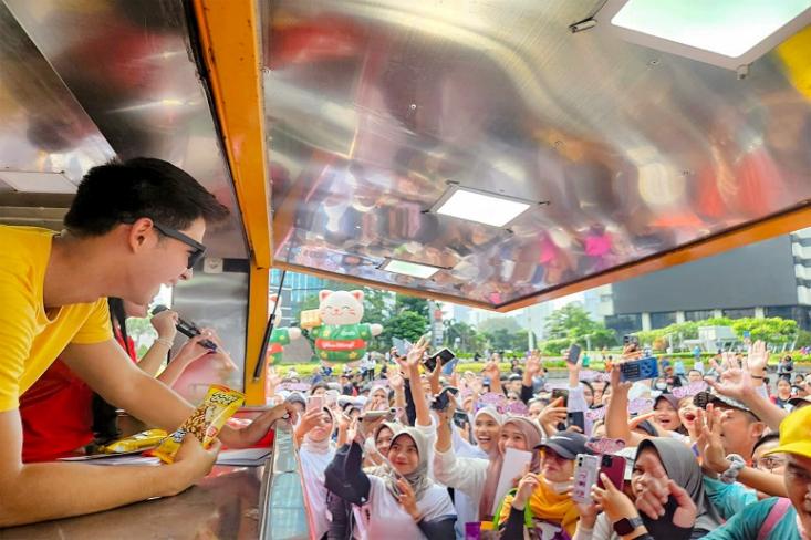 Antusias pecinta es krim Jepang mencoba inovasi baru es krim yang diluncurkan pada ajang Car Free Day, Minggu, 25 Januari 2026 (Foto: Ist)