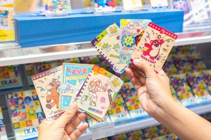 Mengawali tahun 2026 OHSOME menghadirkan pengalaman belanja yang menyenangkan dan bermakna melalui peluncuran dua koleksi collectible card terbaru (Foto : Ist)