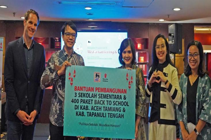 Sebagai kepedulian terhadap pemenuhan hak anak atas pendidikan, Super Indo berkolaborasi dengan Save the Children membantu mengembalikan akses belajar bagi anak-anak di kabupaten Aceh Tamiang dan Tapanuli Tengah (Foto : Ist)