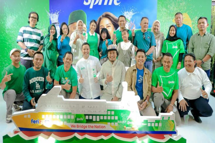 Bikin gebrakan di bulan Ramadan, berikan kesegaran untuk para pemilik warung yang mau mudik. Foto: Ist