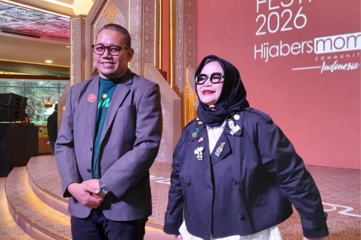 Ki-ka: Perwakilan dari Pegadaian dan Hannie Hananto, Ketua Penyelenggara Jakarta Sharia Festival 2026, Sabtu (28/02/2026) di Lippo Mall Nusantara, Semanggi, Jakarta. Foto: Novi