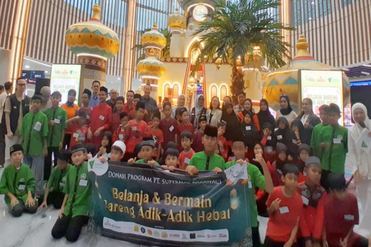 Sebagai bagian dari rangkaian program Ramadan Pancarona, Supermal Karawaci kembali berbagi dengan anak-anak yatim lewat kegiatan bertajuk Belanja Bareng Adik-adik Hebat, Rabu, 4 Maret 2026 (Foto: Efa)