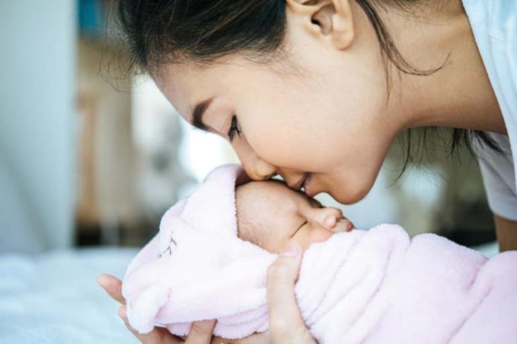 Jika perawatan bayi dan anak terpenuhi dengan tepat dan baik, maka hal ini bisa mengurangi tingkat stres pada orangtua; khususnya Ibu (Foto : Freepik)