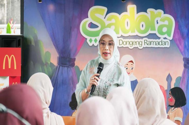 Sebagai program unggulan dan menjangkau lebih dari 200.000 anak, SADORA kembali digelar dengan menghadirkan sesi dongeng interaktif yang sarat nilai edukasi dan pesan moral untuk menemani waktu menjelang berbuka puasa (Foto : Ist)