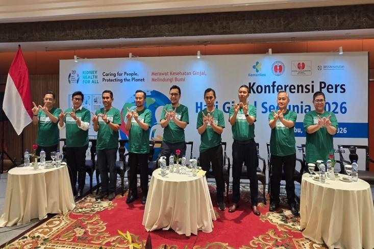 Para pembicara dalam diskusi memperingati World Kidney Day 2026 yang mengangkat tema global “Caring for People, Protecting the Planet” di Hotel Borobudur, Jakarta, 11 Maret 2026 (Foto: Efa)