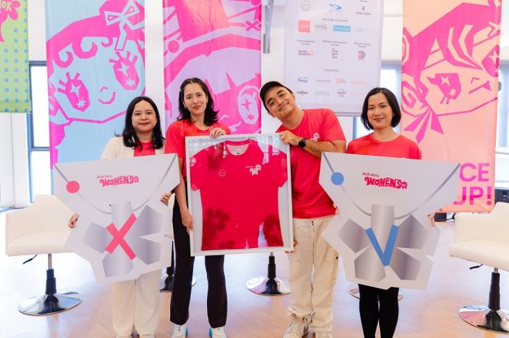 (ki-ka) Lia Merdekawaty (Head of Corporate Communication AIA), Laila Munaf (Co-founder Women’s 10K),  Dipha Barus dan Vanessa Budihardja-Barus (Muse Women’s 10K 2026) dalam konferensi pers di Jakarta (7/4)