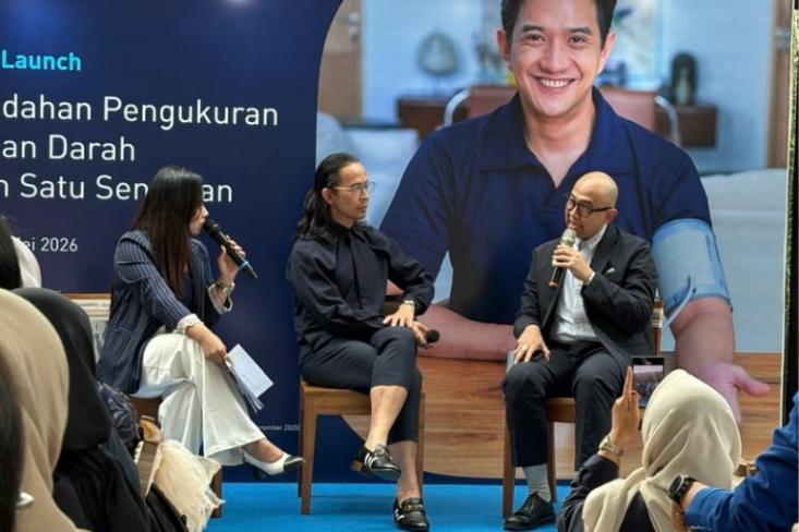 Dave Hendrik (tengah) berbagi kisah saat dirinya terserang penyakit jantung dan Iwet Ramadhan (paling kanan) berbagi kisah saat terkena stroke. Foto: Novi