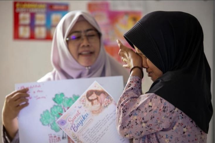Memberikan dukungan nyata bagi perempuan dan remaja putri di berbagai penjuru tanah air melalui inisiatif HER WAY (Healthy, Educated, and Resilient Wellbeing for Every Adolescent Girl and Young Woman). Foto: Ist
