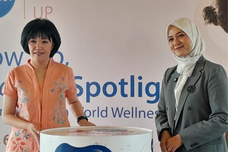 Noviana Halim, Brand Manager Tropicana Slim (kiri) dan dr. Annisa Anjani Ramadhan, Sp.D.V.E, seorang Dermatologist dari BAMED (kanan). Foto: Novi