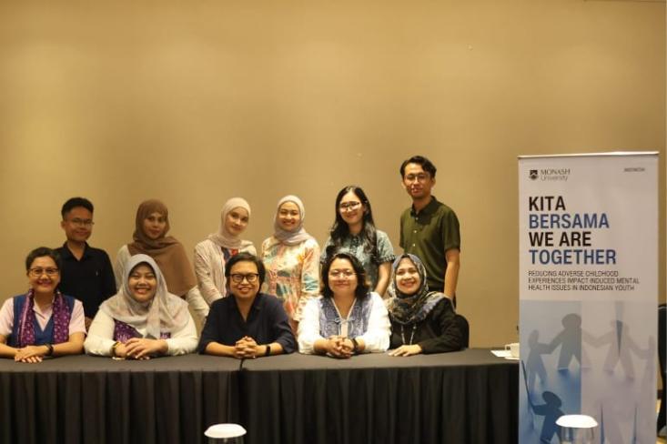 Peneliti Monash University, Indonesia memperkenalkan prototipe platform Kita Bersama, sebuah inovasi berbasis AI yang dirancang untuk membantu skrining awal dan penanganan gangguan kesehatan mental. Foto: Ist