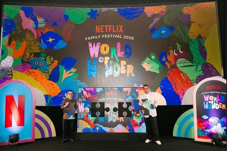 [kiri] Nezar Patria, Wakil Menteri Komunikasi dan Digital Republik Indonesia dan [kanan] Ruben Hattari, Director of Global Affairs, Southeast Asia, Netflix, membuka rangkaian Netflix Family Festival 2026 (Foto: Ist)