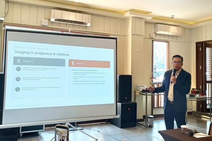 dr. Teguh Risesa Djufri, Sp.U., FICS, Spesialis Urologi RS Premier Bintaro dalam Media Gathering bertajuk 