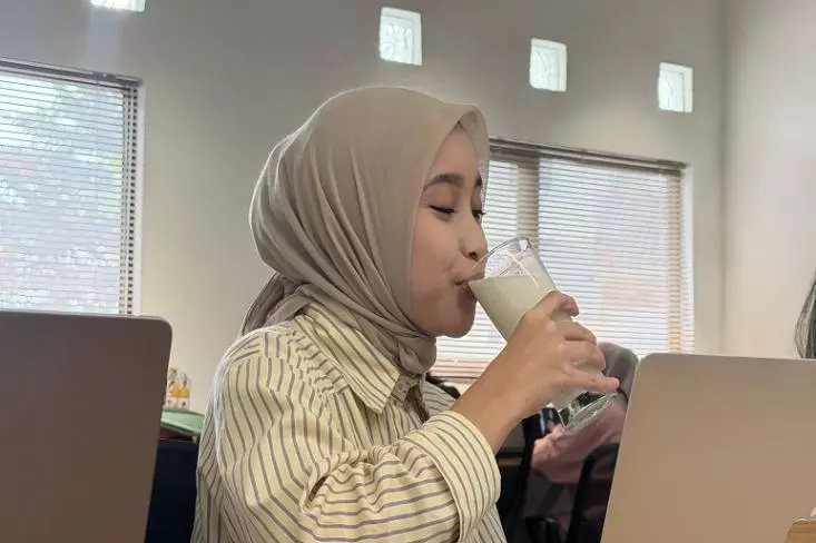 70 persen penduduk Indonesia disebut alami Intoleransi laktosa, yakni kondisi ketika seseorang mengalami kesulitan mencerna laktosa. Namun, hal ini tidak selalu berarti harus berhenti mengonsumsi susu (Foto: Ist)