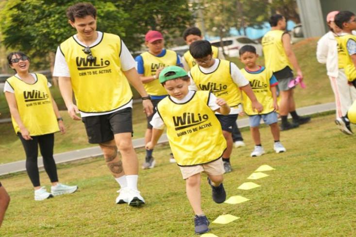 Marcell Darwin, Fasty Nabila, dan Benjamin Qeenan Darwin turut hadir dalam acara Wilio Run & Discover dan mengikuti rangkaian aktivitas bersama para peserta (Foto: ist)