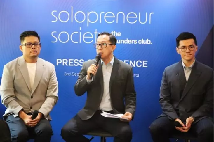 Menjadi seorang solopreneur berarti berani membangun bisnis dengan tangan sendiri. Foto: Ist