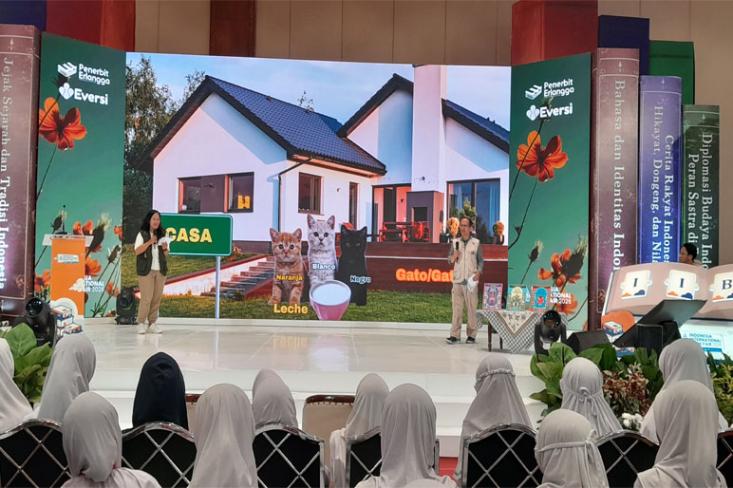 Sesi storytelling bertajuk Ekspedisi Keliling Dunia Mengenal Hewan dari Darat ke Laut pada pameran Indonesia International Book Fair (IIBF) 2026, Jumat (02/10) di JICC, Senayan. Foto: Novi
