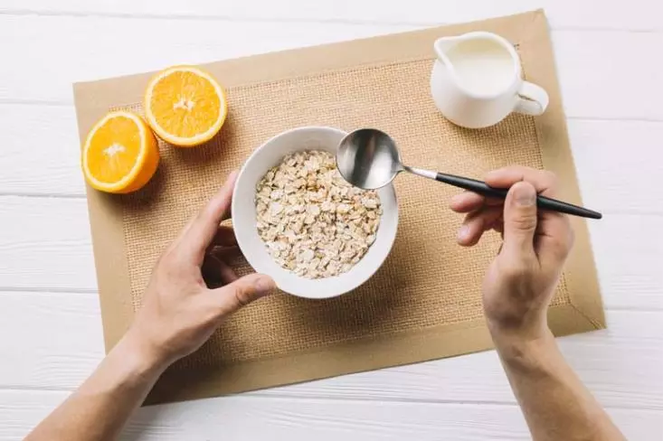 Melalui kampanye Sobat KoLESSterol, Quaker Oats mengajak masyarakat untuk menyayangi diri sendiri dengan mengadopsi gaya hidup yang lebih sehat melalui langkah-langkah sederhana (Foto : Ist)