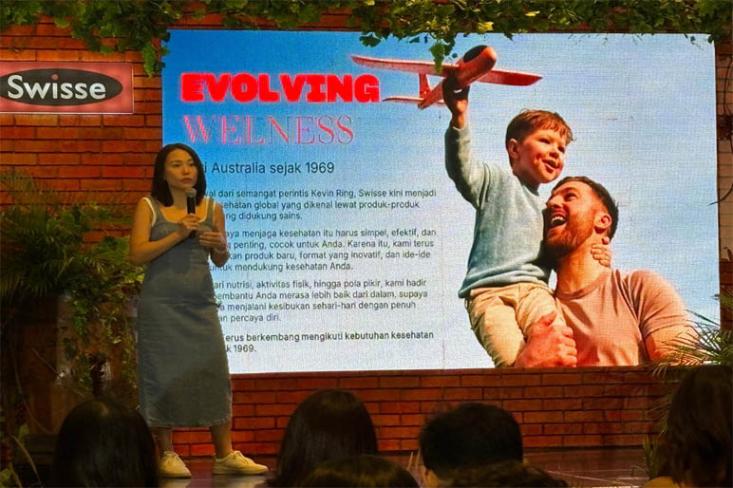 Vanessa Leong, Associate Marketing Director, SEA, menceritakan Swisse yang didirikan oleh Kevin Ring di Melbourne, Australia pada tahun 1969. Foto: Novi