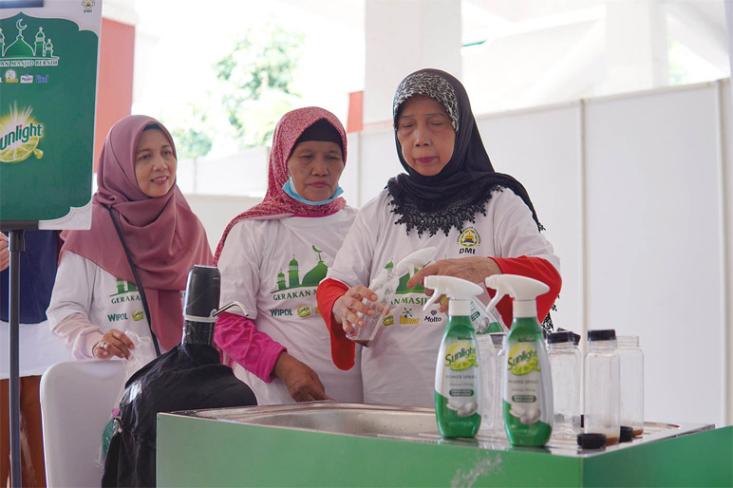 Dukungan penuh dari Unilever Indonesia terlihat dengan penyaluran 50.000 paket kebersihan. Foto: Ist