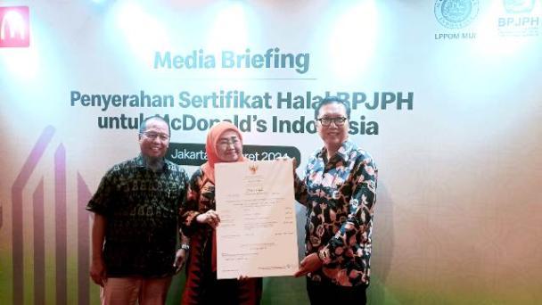 ki-ka: Dr. Ir. Muslich, M.Si, Siti Aminah dan Ronni Rambe