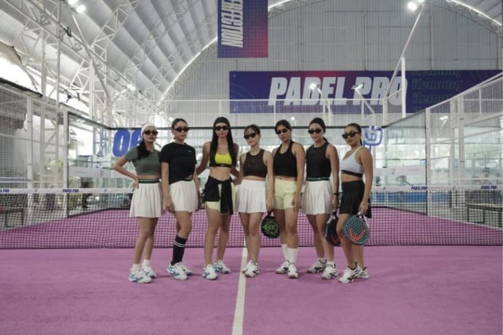 Olahraga Padel yang sedang hits merupakan gabungan tenis dan squash. Foto: Ist