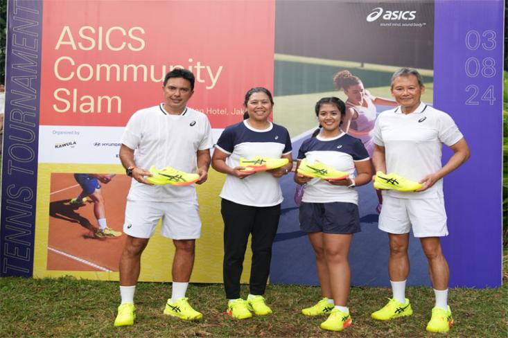 Ki-ka: Coach Andrian, Yayuk Basuki, Maitri Widyakirana, dan Coach Wibowo. Foto: Ist