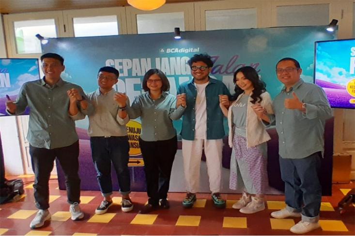 Blu dan Kunto Aji ajak generasi muda meraih kebebasan finansial. Foto: Novi