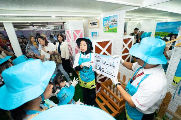 Aktivitas melihat proses pembuatan Susu UHT