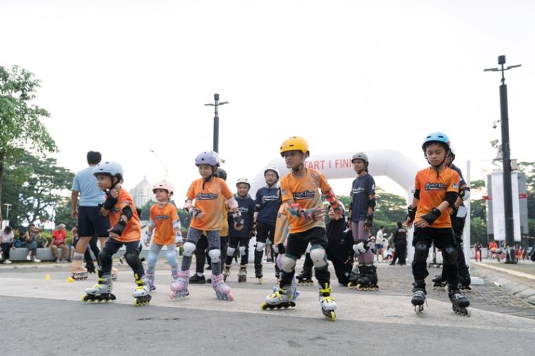 Pengunjung FITFEST diramaikan oleh semua kalangan, termasuk anak-anak