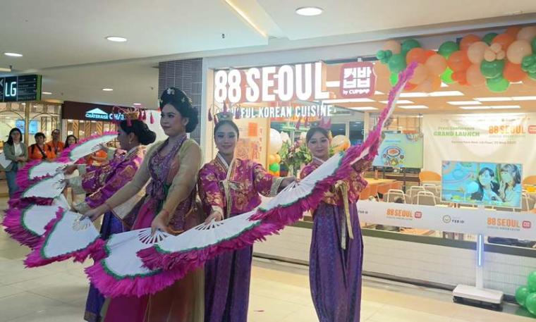 Suasana grand launching