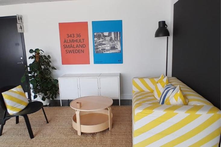 Setiap elemen, mulai dari desain interior hingga perabotan, mencerminkan DNA IKEA. Foto: Novi