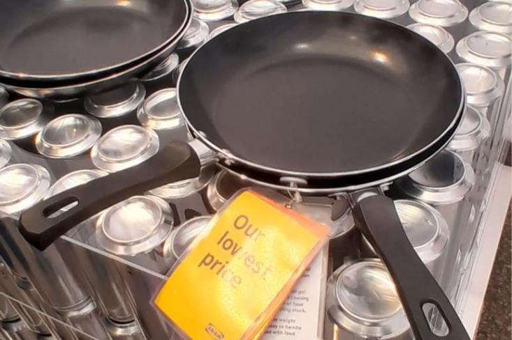 Inovasi material yang dilakukan IKEA Factory, mulai dari meja hingga wajan. Foto: Novi