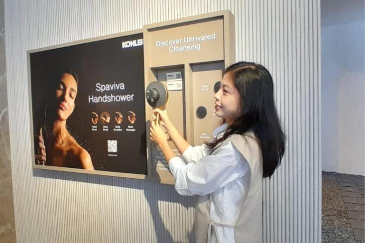 Dengan teknologi micro bubble, shower bisa membersihkan pori-pori secara mendalam. Foto: Novi