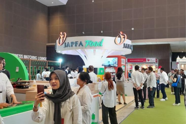 Salah satu peserta pameran F and B. Foto: Novi
