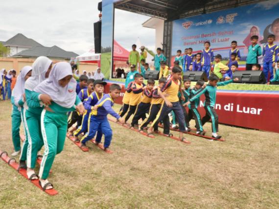 Lomba Bakiak