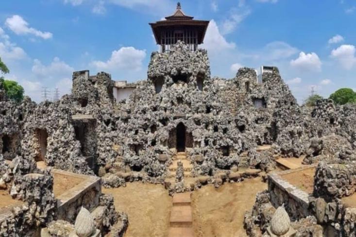 Arsitektur bangunan Gua Sunyaragi memadukan gaya Hindu, Islam, Tionghoa, dan Eropa. Foto: Ist
