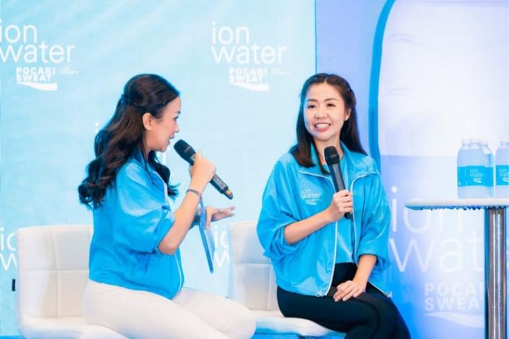 Ki-ka: Melanie Putria dan Puspita Winawati, Marketing Director PT Amerta Indah Otsuka. Foto: Ist