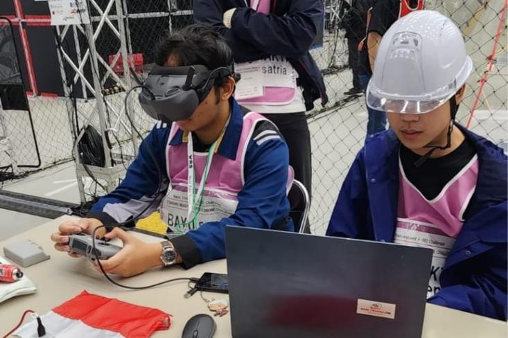 Tim Bayu Sakti menampilkan drone Rajawali, sebuah drone bertenaga kecerdasan buatan. Foto: Ist