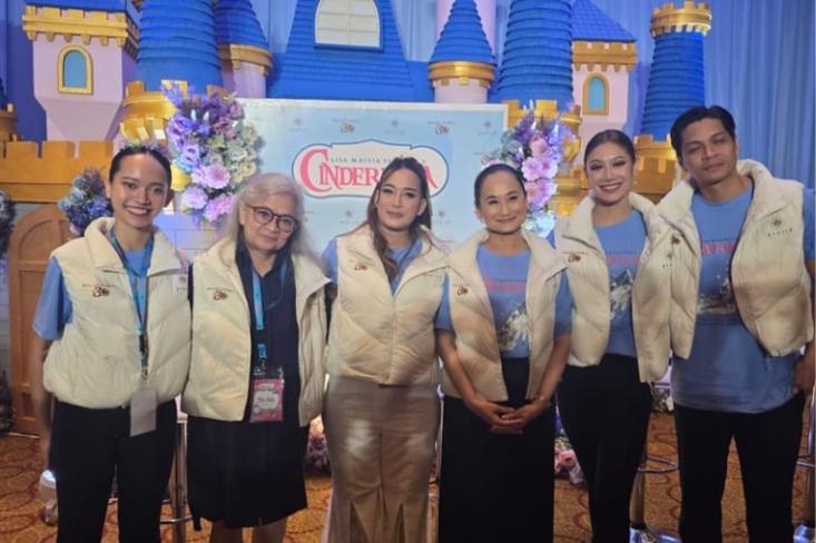 Ki-ka: Neva Elena, Ade Setiowibowo, Archangela, Lisa Macuja, Abigail, dan Mark Sumaylo. Foto: Ist