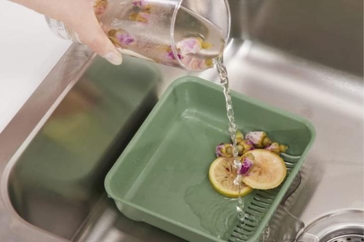 Saringan sisa makanan, memudahkan kamu menjaga dapur tetap bersih. Foto: Ist